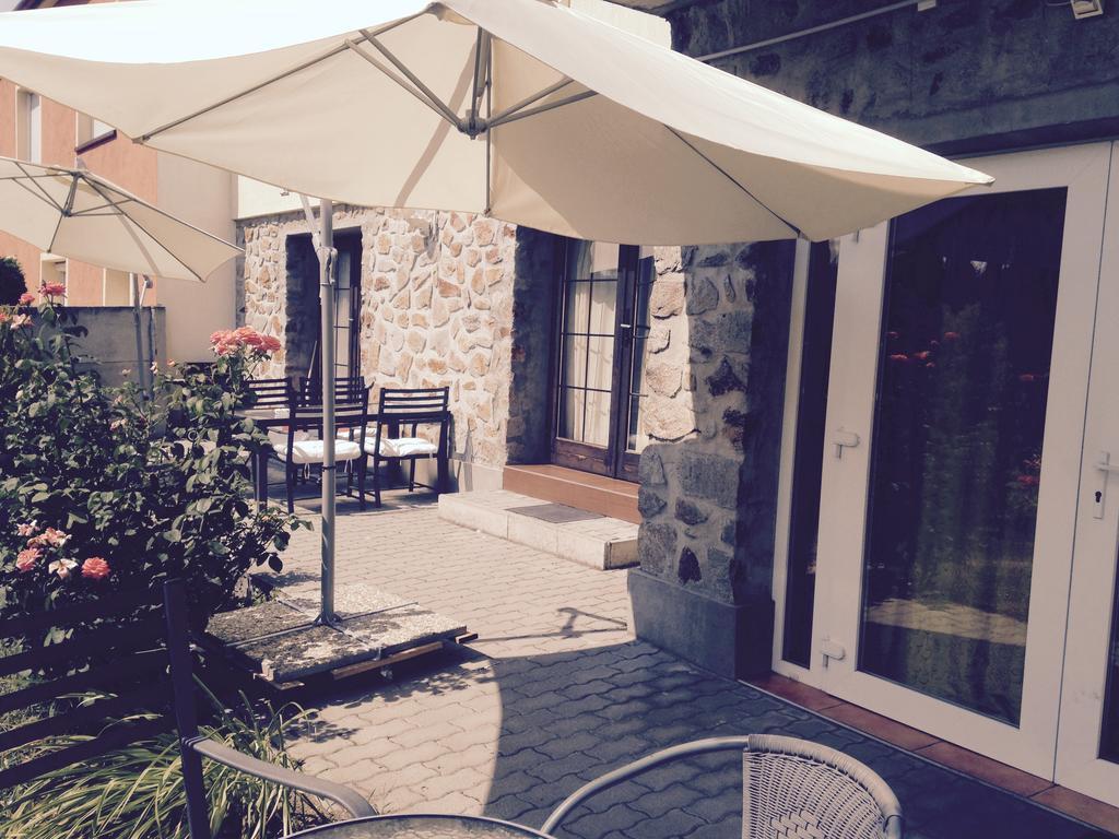 Virag Apartmanhaz Sopron Bagian luar foto