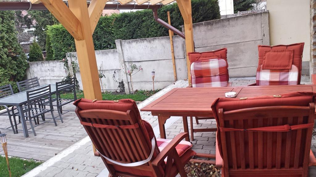 Virag Apartmanhaz Sopron Bagian luar foto