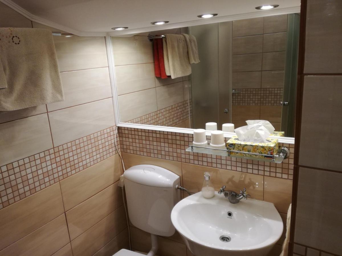 Virag Apartmanhaz Sopron Bagian luar foto