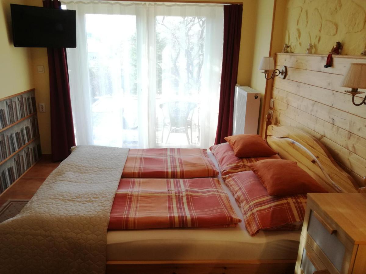 Virag Apartmanhaz Sopron Bagian luar foto