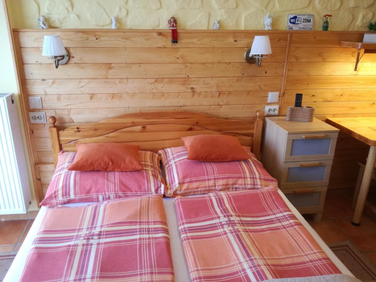 Virag Apartmanhaz Sopron Bagian luar foto